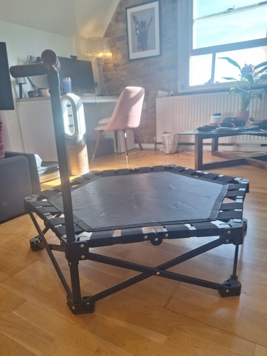 Foldable trampoline - foldable,